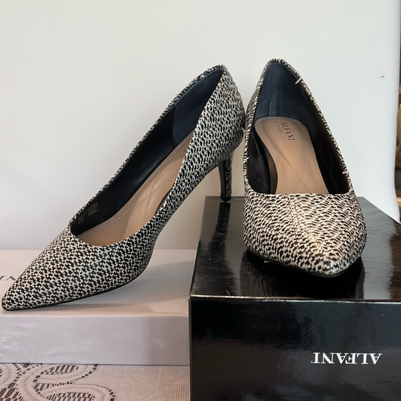 Alfani Step n Flex Black and white fabric pattern - Picture 1 of 2